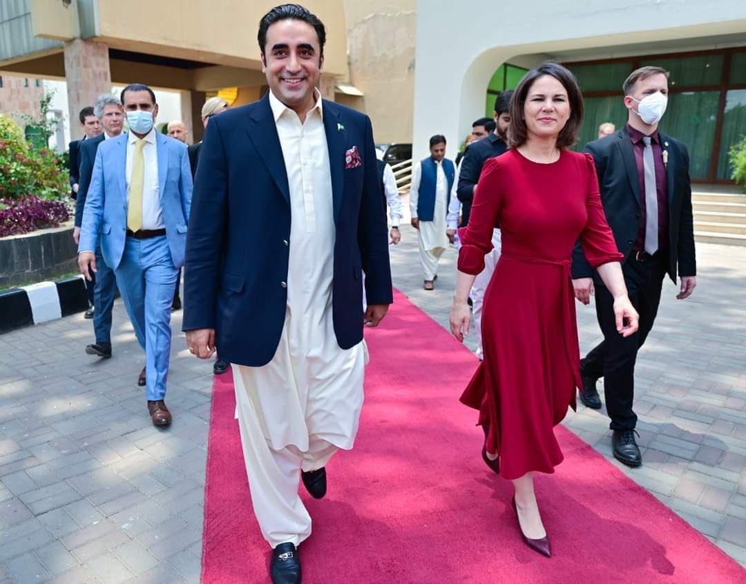 kausar_381's tweet photo. جرمنی کے پاس اس وقت ایف اے ٹی ایف کی سربراہی ہے۔
بلاول بھٹو زرداری کی دعوت پر جرمن وزیر خارجہ کا دورہ پاکستان ہی پاکستان کے "گرے لسٹ" سے نکلنے میں کامیاب ہوا https://t.co/s3np0GWrid
