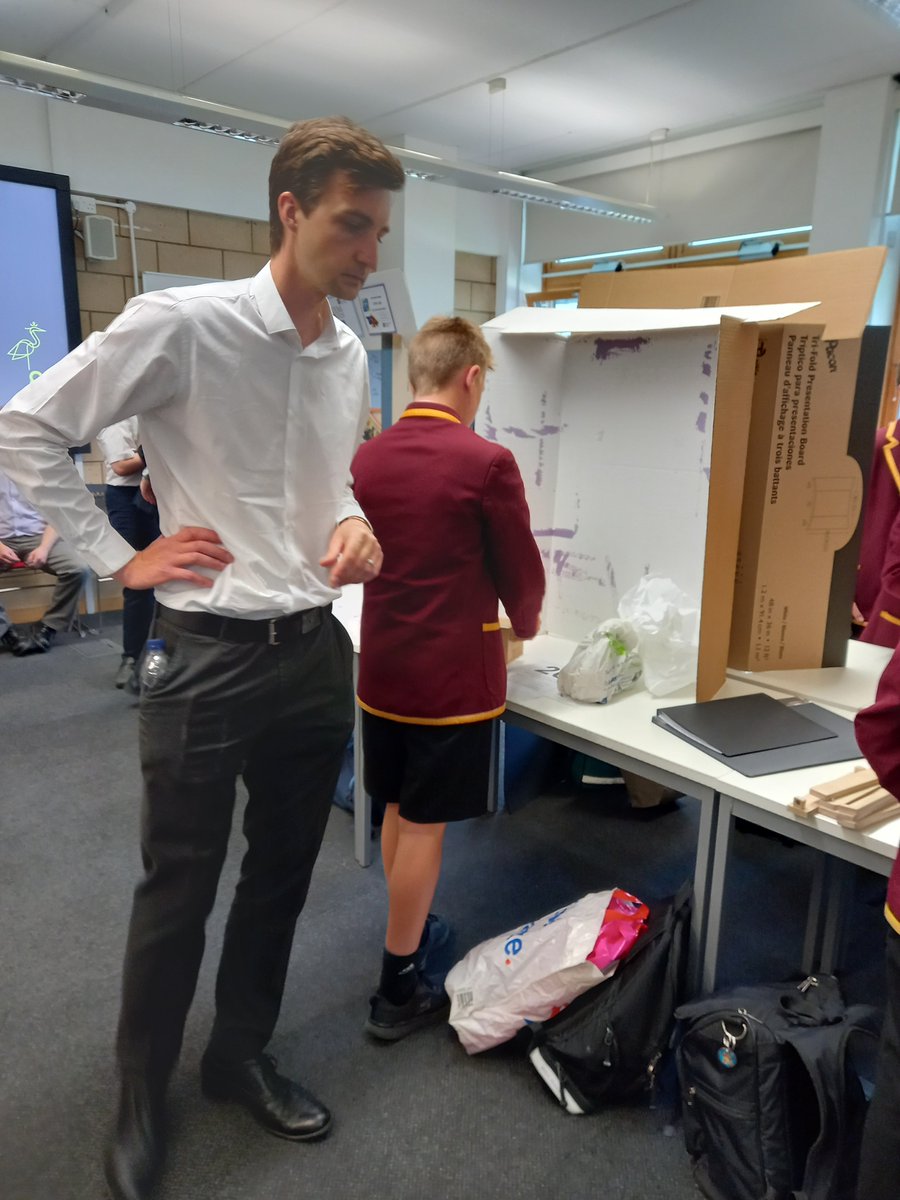 Prep school students from yrs 7 and 8 also setting up for the CESCO STEM competition. Lots of energy! 🙂