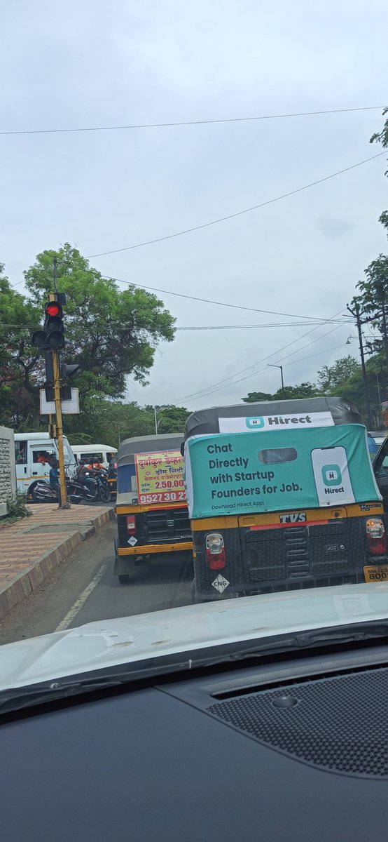 purvens's tweet photo. @ThePuneMirror @PunePolice4U @timesofindia @punekarnews @PuneCityTraffic 

CDA chowk, Near Salisbury park always jammed pack. Where is the traffic police department ? https://t.co/3vlL0C9IgL