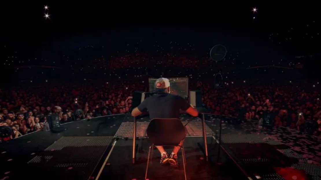 jul's tweet photo. Alors la zoooone ça dit quoi du clip de La Team JuL au Vel ?? 👽 ♥️ https://t.co/PJkmhFgsIj https://t.co/vtt10zYgsc