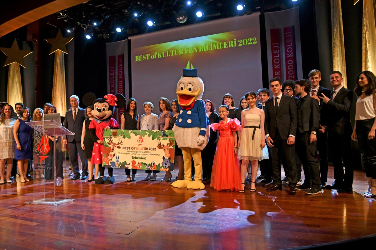 “Best of Kültür 2022” Ödülleri Verildi 
Kültür Koleji ve Kültür2000 Koleji tarafından düzenlenen “Best of Kültür 2022” ödülleri sahiplerini buldu.  
<a href="/B1rizK/">B1RİZ KUTOĞLU</a> <a href="/IKUedu/">İstanbul Kültür Üniversitesi</a> <a href="/SunayAkin/">Sunay Akın</a> <a href="/muratcemcir/">murat cemcir</a> <a href="/emrahkaya/">emrahkaya</a> <a href="/cahit_berkay/">Cahit Berkay 🩵</a> <a href="/melissezer/">Melis Sezer</a> <a href="/cangox/">CANGOX</a>