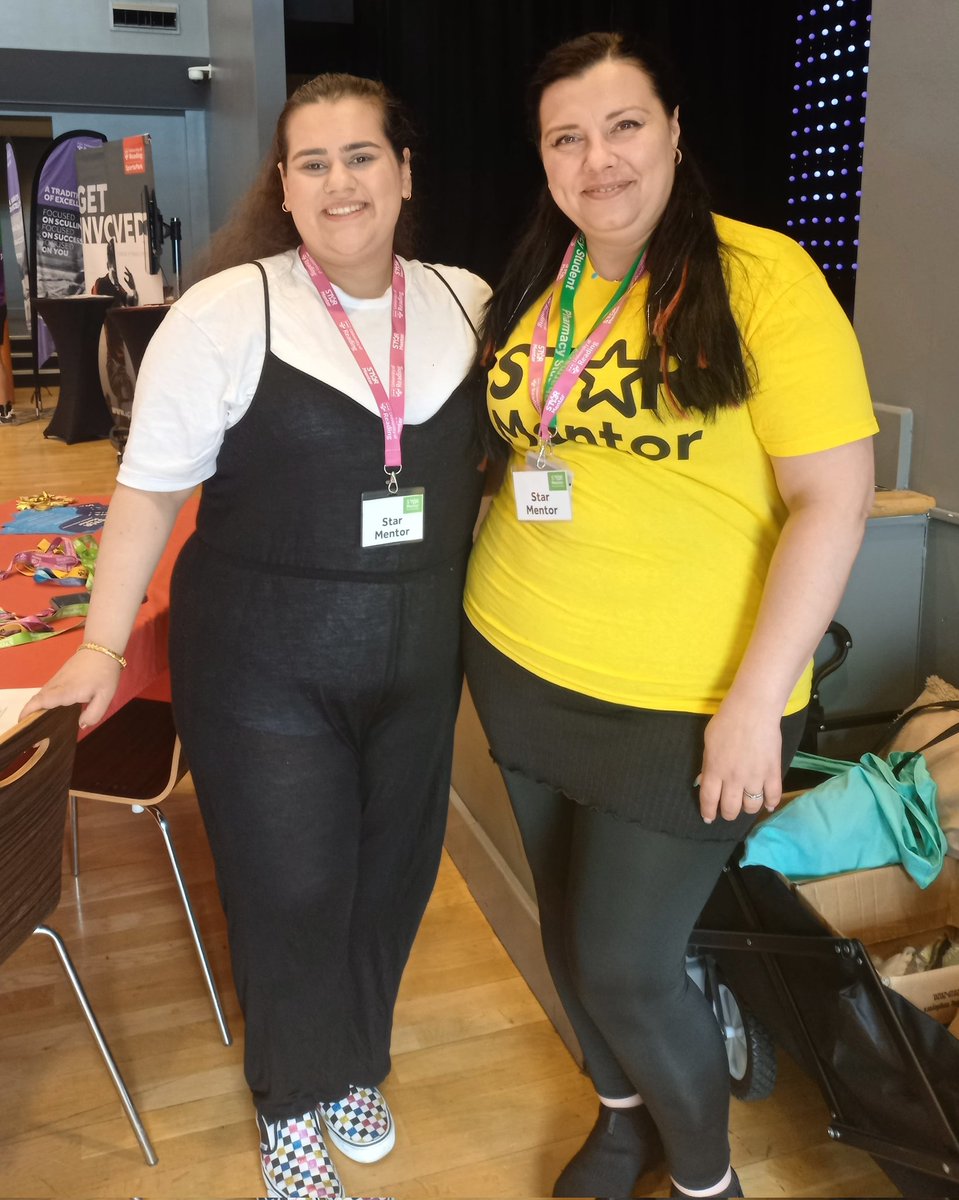 UoR Open Day 1. Our wonderful STaR mentors are ready to welcome you on this scorcher of a day. Come check out our stand in RUSU 3Sixty next to the lovely <a href="/UniRdg_Music/">UoR Music</a> 🎶🎵 <a href="/UniRdg_Student/">UoR Student</a> <a href="/ReadingUniSU/">Reading Students’ Union</a> ⭐🌟☀️