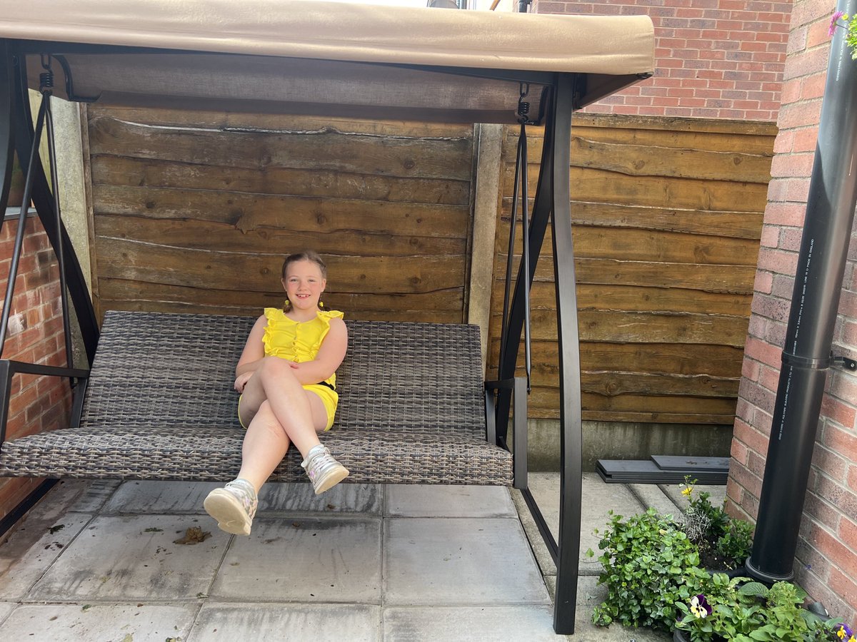 All dressed ready for school in yellow supporting cystic fibrosis day 💛💛⁦<a href="/thesootster/">Craig Sutcliffe</a>⁩