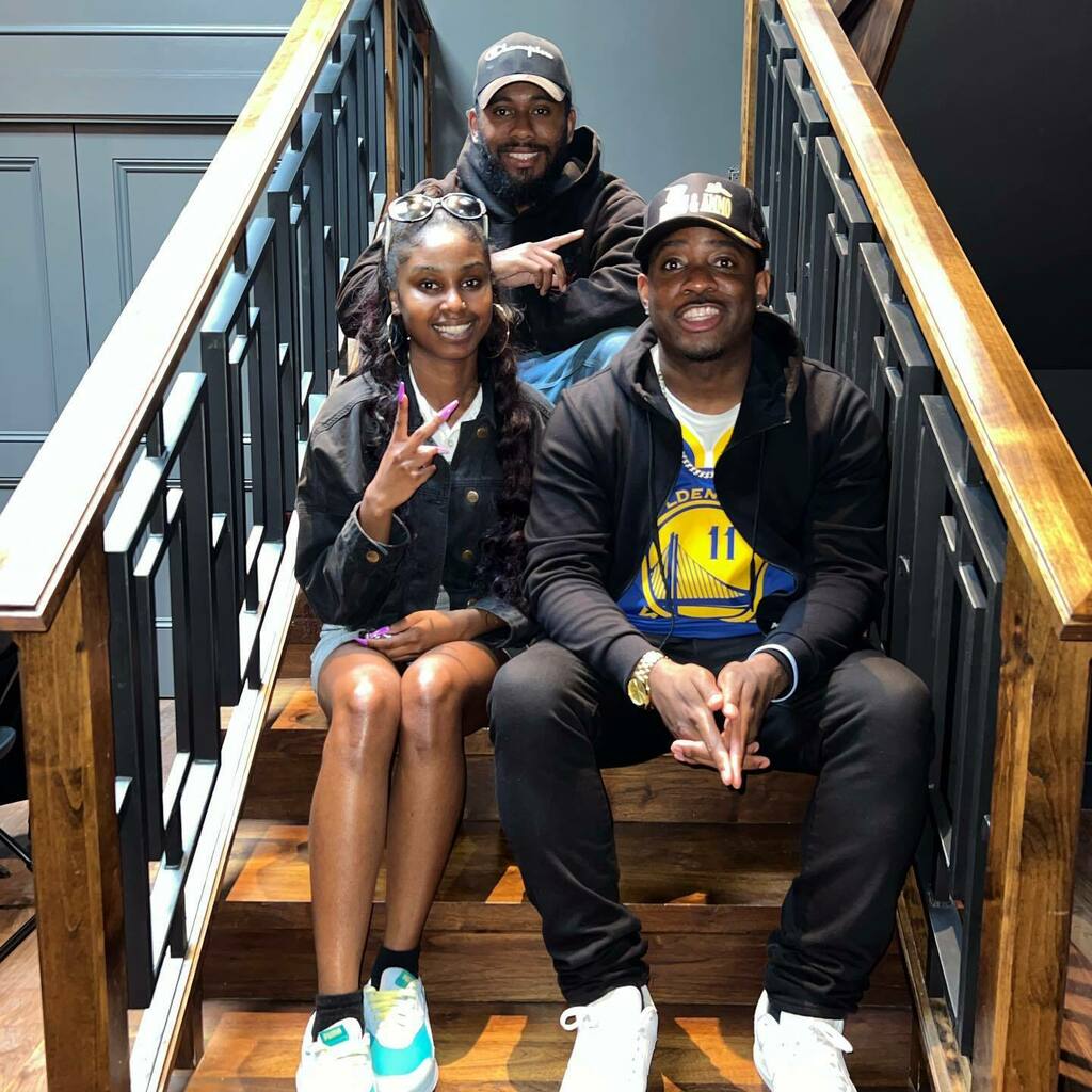 TroyLLF's tweet image. Rockin shows one night. Label offices the next day. Y’all know what we on! 🏁🎱🏆
.
#FPMG #27Thirteen #Projectlevel #TenFifteen #Empire