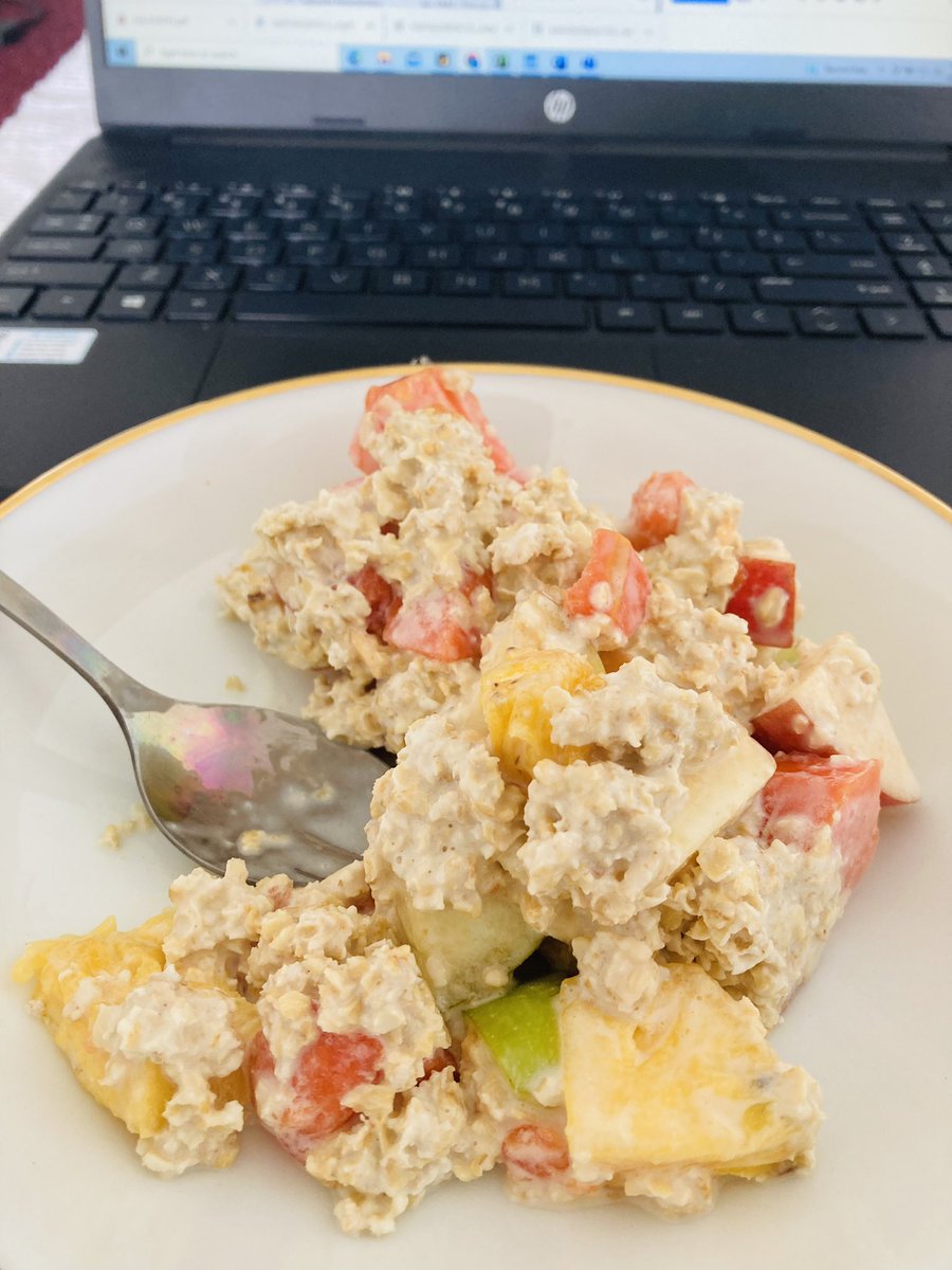 TomesReader's tweet image. The Mr is now experimenting on his own ideas for oats. 
I&apos;ve got competition #TheTalesoftheMr #Oatnotes #Oatgloats