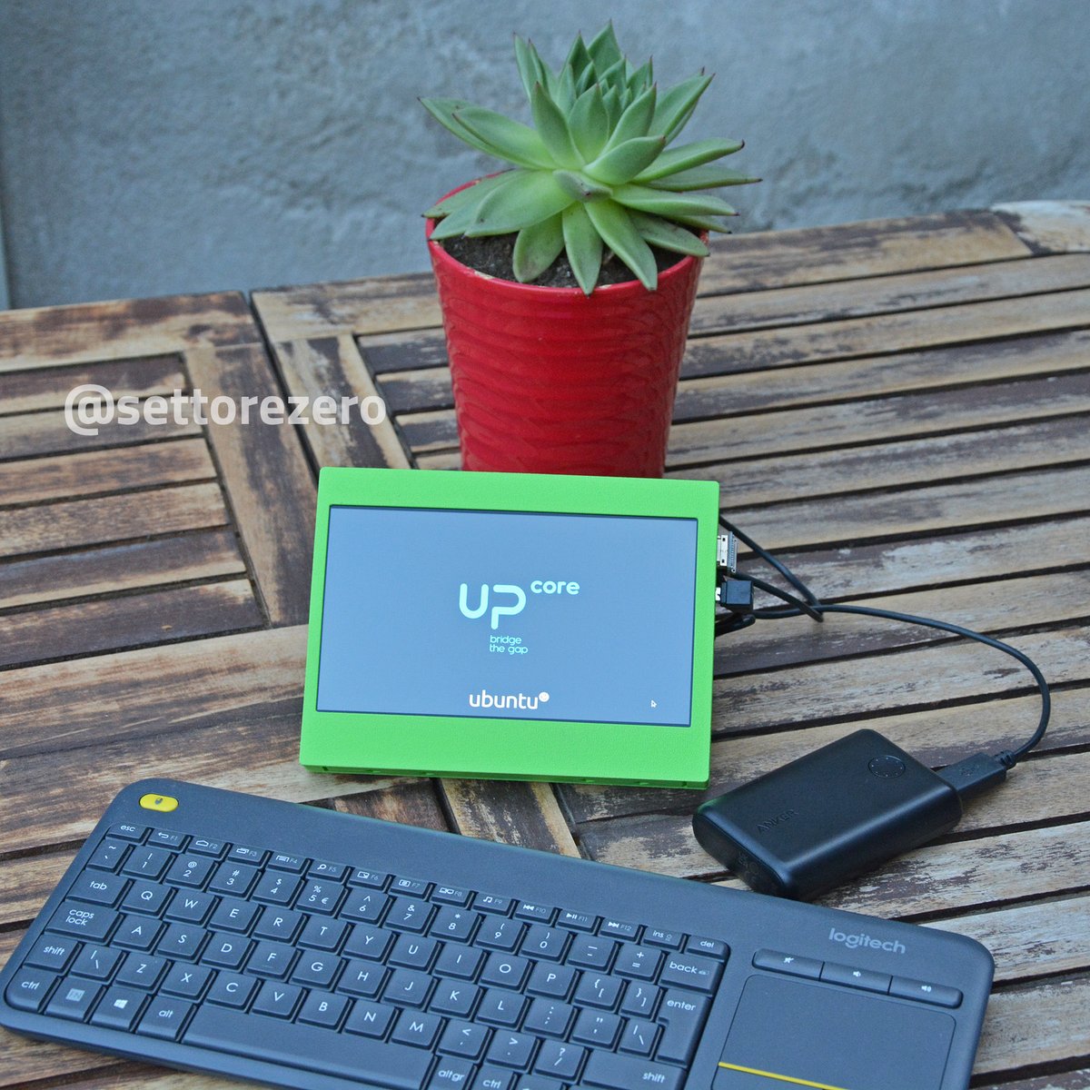 settorezero's tweet photo. Like how this designed turned up...and works with a #powerbank! I've designed the enclosure for the @UPbridge_gap #UpCore to be attached to an enclosure designed by Yasuhiro Wabiko (thing:3731593) for a @waveshare00 7" monitor.
#iot #embeddedsystems #embeddedelectronics #ubuntu https://t.co/w2p43GAl7m