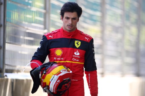 sergipc_'s tweet photo. Carlos Sainz es la burla de todos por estar atrás en la clasificación y no ganar en qualy a su compañero el cual es el mejor clasificador de la parrilla, tiene 3 abandonos, 1 por motor, otro por culpa de Ricciardo y otro fallo suyo por tener que remontar por culpa del embrague+ https://t.co/6BqLP68wZ9