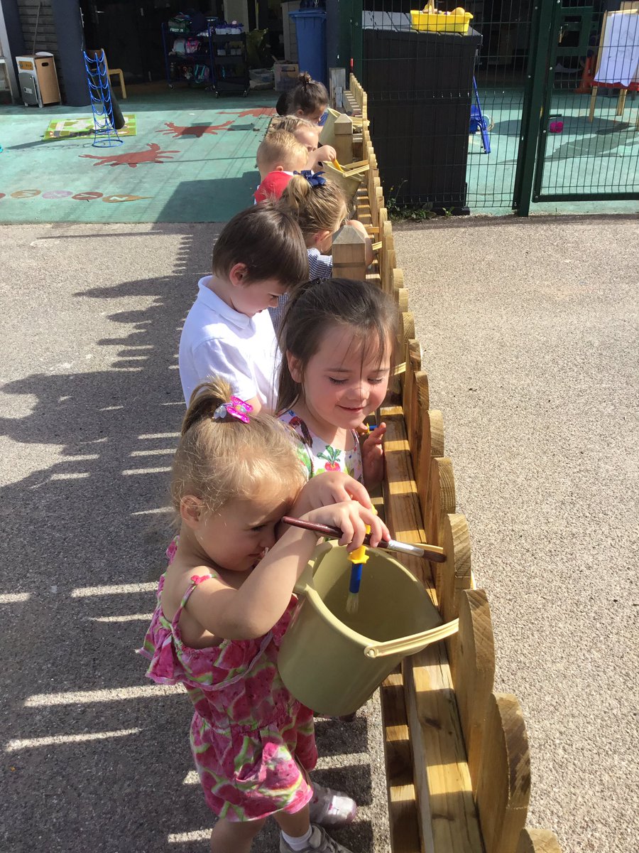 croxtetheyfs's tweet photo. A lovely day to paint the fence ☀️ 🖌 💧 #sunnydayoutside @CroxtethC @RainbowEduMAT https://t.co/3NtVkMmZqQ