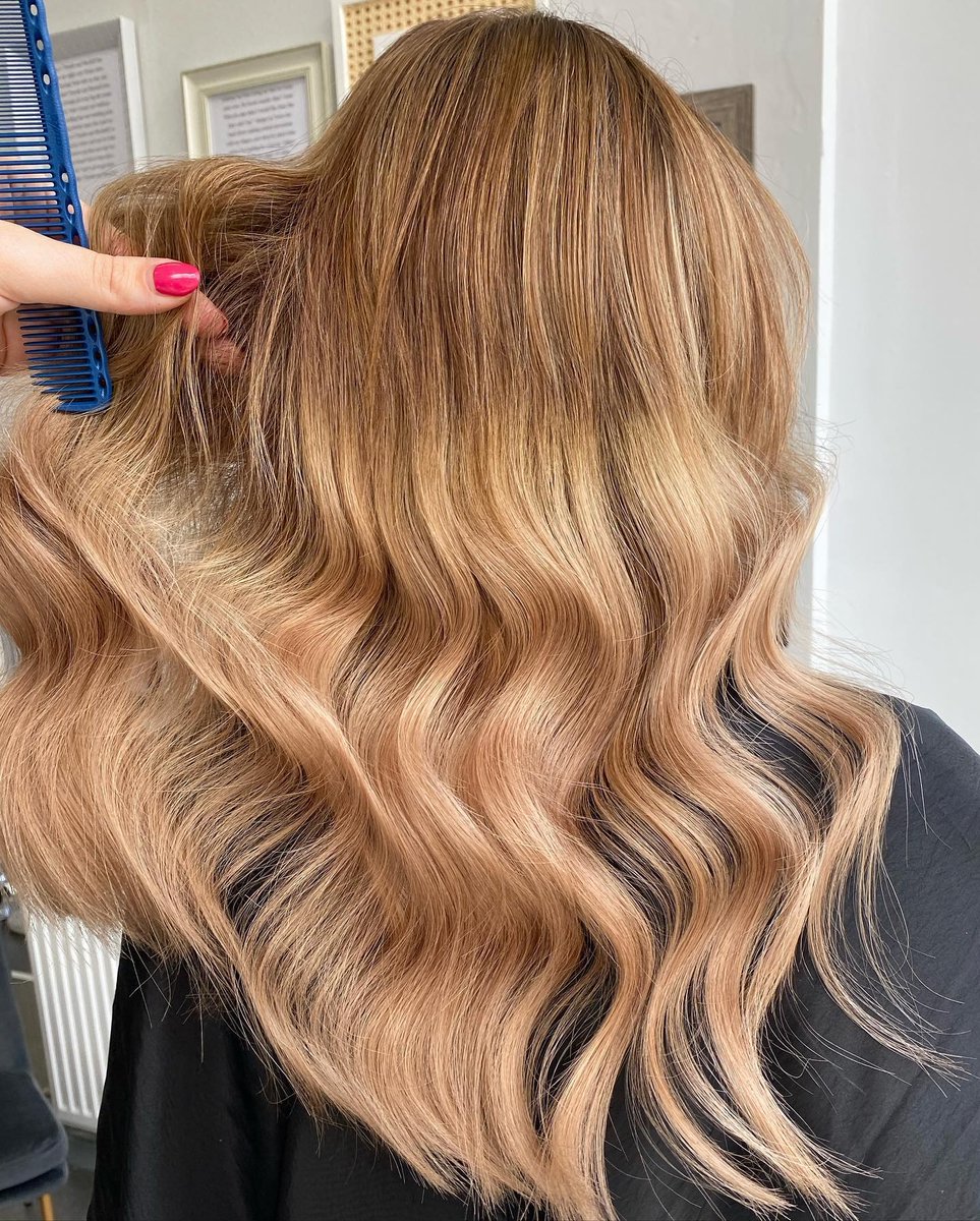 HairRehabLondon's tweet image. Stylist - @_styledbyjustine @tweediemarshallhairdressing
 
Location - Falkirk Scotland
⁠
SHOP: l8r.it/tm9y⁠
 
Next day delivery &amp;amp; free shipping available⁠
#blondebalyage #bronde #shadowroot #balayagehighlights #babylights #hairrehablondon