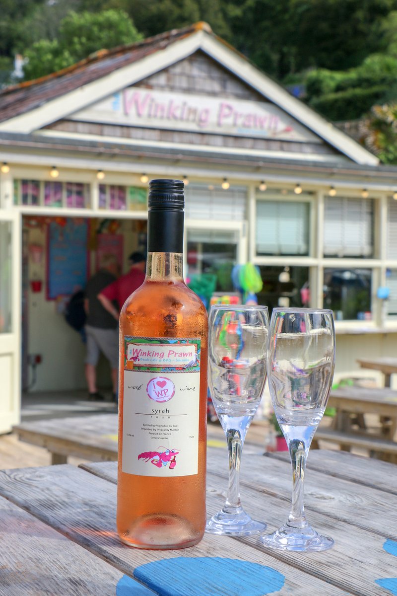 Cheers to the weekend! 

#salcombe #WinkingPrawn #Devon #seaside