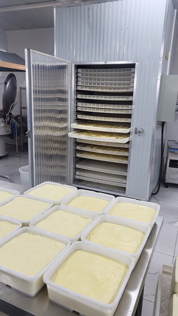 Дорнод аймагт үүдээ нээсэн Сүүний үйлдвэрт моцарелла бяслаг, өрөм, хурууд, нэрмэл, тэр бүү хэл Аньстай архи хүртэл хийж байна. Монголд үйлдвэрлэл улам бүр хөгжих болтугай...