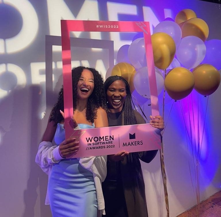 _jessie_belle's tweet photo. Last night we got to celebrate the #WomenInSoftware powerlist. Being included alongside such incredible women was a very surreal moment. Thank you @makersacademy for the space to celebrate #WomenInTech.
& @heytanhey for sharing your inspirational journey to becoming a role model https://t.co/nCWdK3xV8K