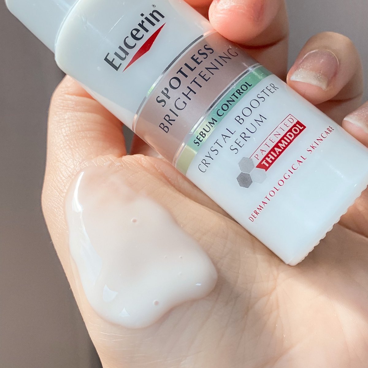 Hamkdy_'s tweet photo. ก็ต้องจัดแล้วป๊ะ Eucerin Crystal Serum ตัวใหม่ เนื้อเบาถูกใจทางนี้มาก เรื่องรักษารอยดำ เรื่องงานปรับสีผิวให้สม่ำเสมอกันก็คือไม่แผ่วเลยจ้า คือยกให้เป็นตัวท็อปเรื่อง #ผิวโกลว์ใสไร้จุดดำ อย่างที่แบรนด์เค้าบอกเลย ทำได้ดี ทำได้ปังเพราะไทอามิดอลเลย สุด! #EucerinCrystalSerum https://t.co/SO8XtxLoOj