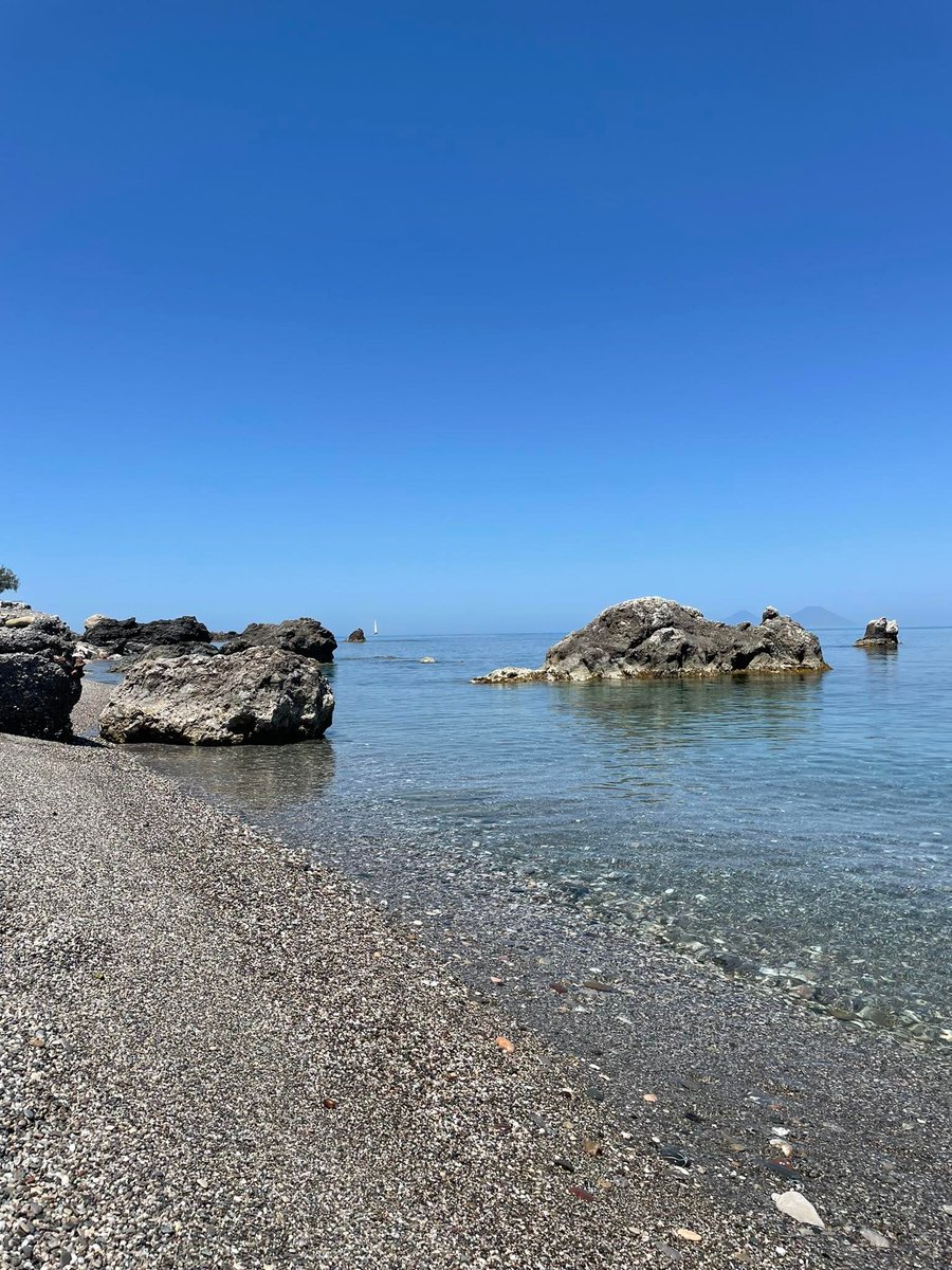 Ten km of beach and blue crystal sea water, breathtaking views and picturesque landscapes. Have you ever been to #CapodOrlando? 
 visitsicily.info/en/the-most-be…

Via <a href="/VisitSicilyOP/">Visit Sicily</a>