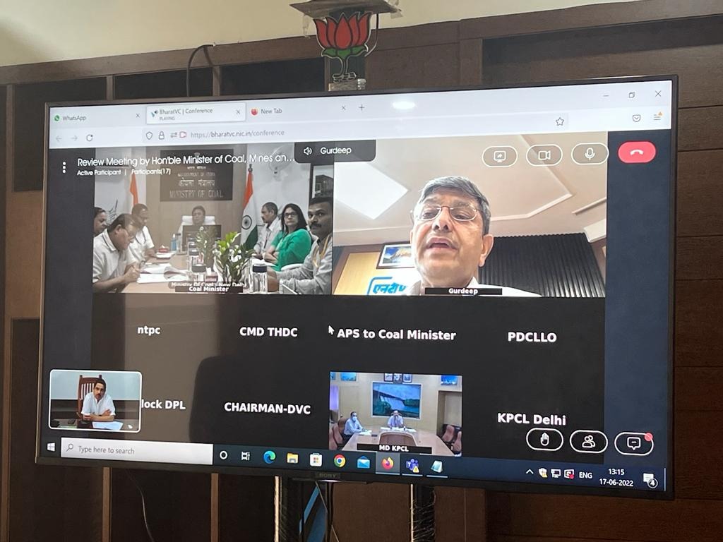 JoshiPralhad's tweet photo. Reviewed coal supply to power sector from allocated coal blocks of @ntpclimited, @damodarvalleyco, @THDCIL_MOP, RRVUNL, WBPDCL, KPCL to states of Karnataka, West Bengal &amp; Rajasthan https://t.co/iy3bCTpMGX