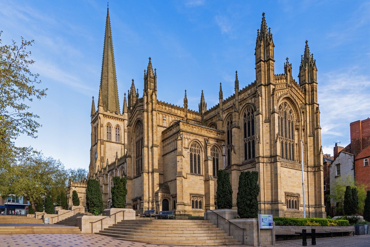 WakeCathedral's tweet image. With temperatures set to hit 30 degrees in #Wakefield today, a reminder that the cathedral is open until 16:00 and offers a space to escape the sun and stay cool. All welcome.

#CathedralKitchen also open 10:00-15:00 for all your deli delights! 

 #CoolCathedrals ❄️