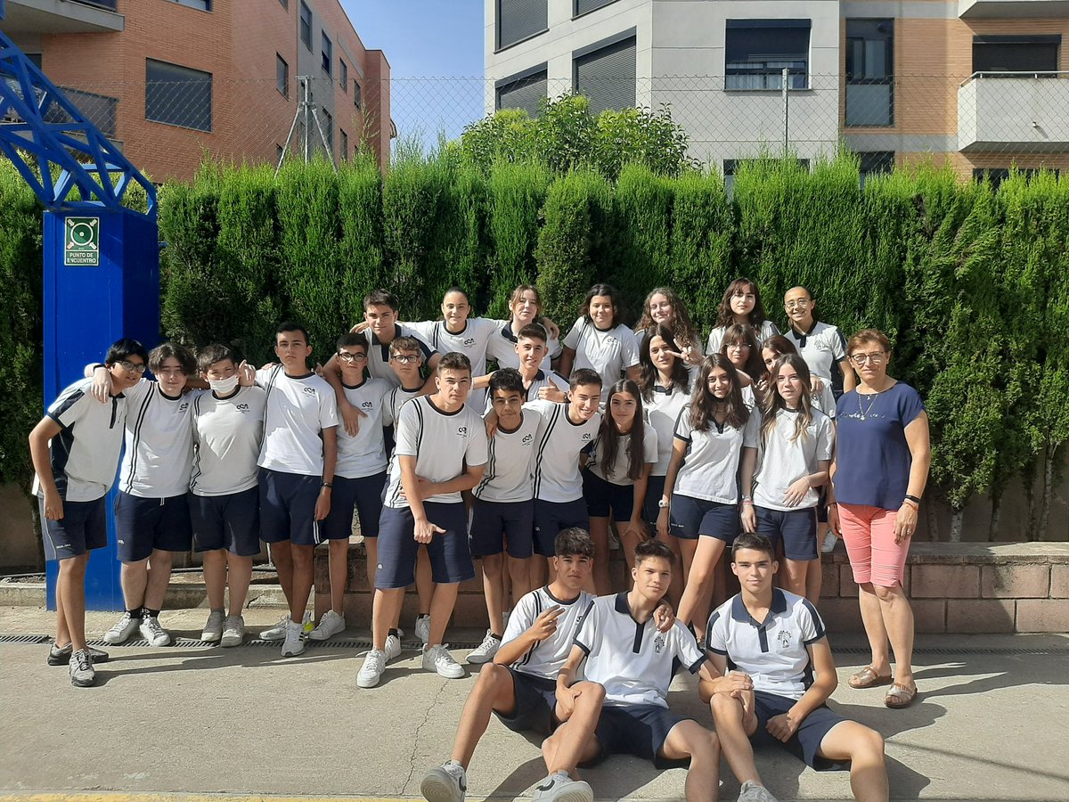 csaamparod's tweet photo. Y por fin llegó el último día, hoy hemos de celebrar un año estupendo, llego de alegrías, nuevos aprendizajes, un gran viaje, nuevos amigos. Gracias por tanto vivido juntos. https://t.co/5fcX7qcvsp