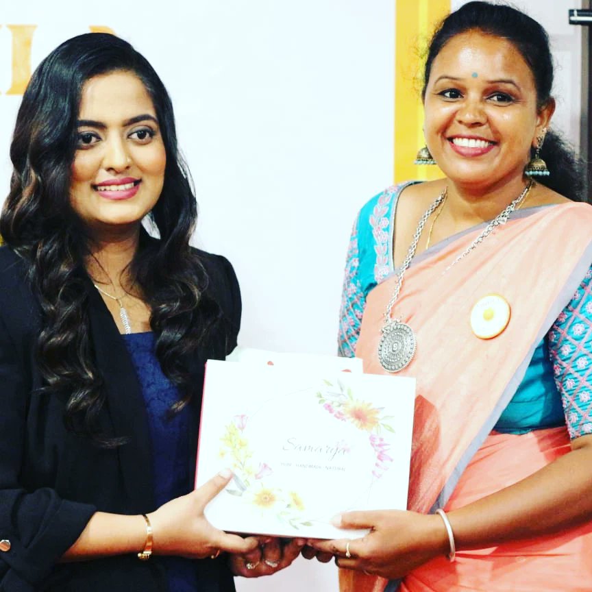JazzyRekha's tweet photo. energetic Women Entrepreneurs...
let's support and grow together...
let's stay connected and build a strong women entrepreneurs community...
Wish us all huge success 🤗🙏👍😊
#womensupportingwomen #samarya #SupportSmallBusiness #vocalforlocal #athmanirbharbharat #enterpreneur https://t.co/u3Kz7xJ7kC