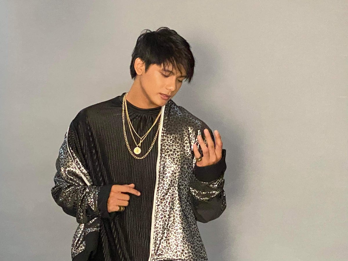 Team_Dustine's tweet photo. Ito muna para sa ngayon fam, abangan ang official release ng photos, soon! 🤍✨

#DustineMayores | @dustinemayores9 https://t.co/lDOEDPyTAK