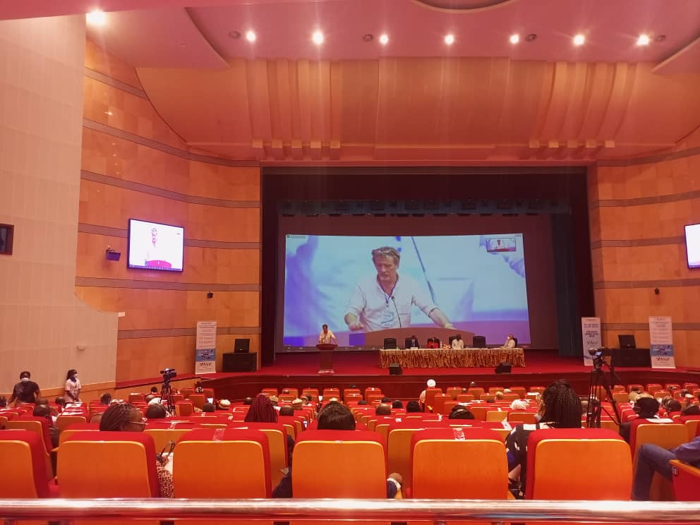 alvinhakizimana's tweet photo. #7thACEImpact prof jean pierre vandervaere underline the signficant increase  of the number of master students  internships despite high pendemic complication.
@the_ACEProject 
ACE Impact 
@oyesolruttyb1
@Ruth Odufala 
#️⃣7thACEImpact #7eCEAImpact #enseignementsupérieur #Afrique https://t.co/LqkBM2fPwP