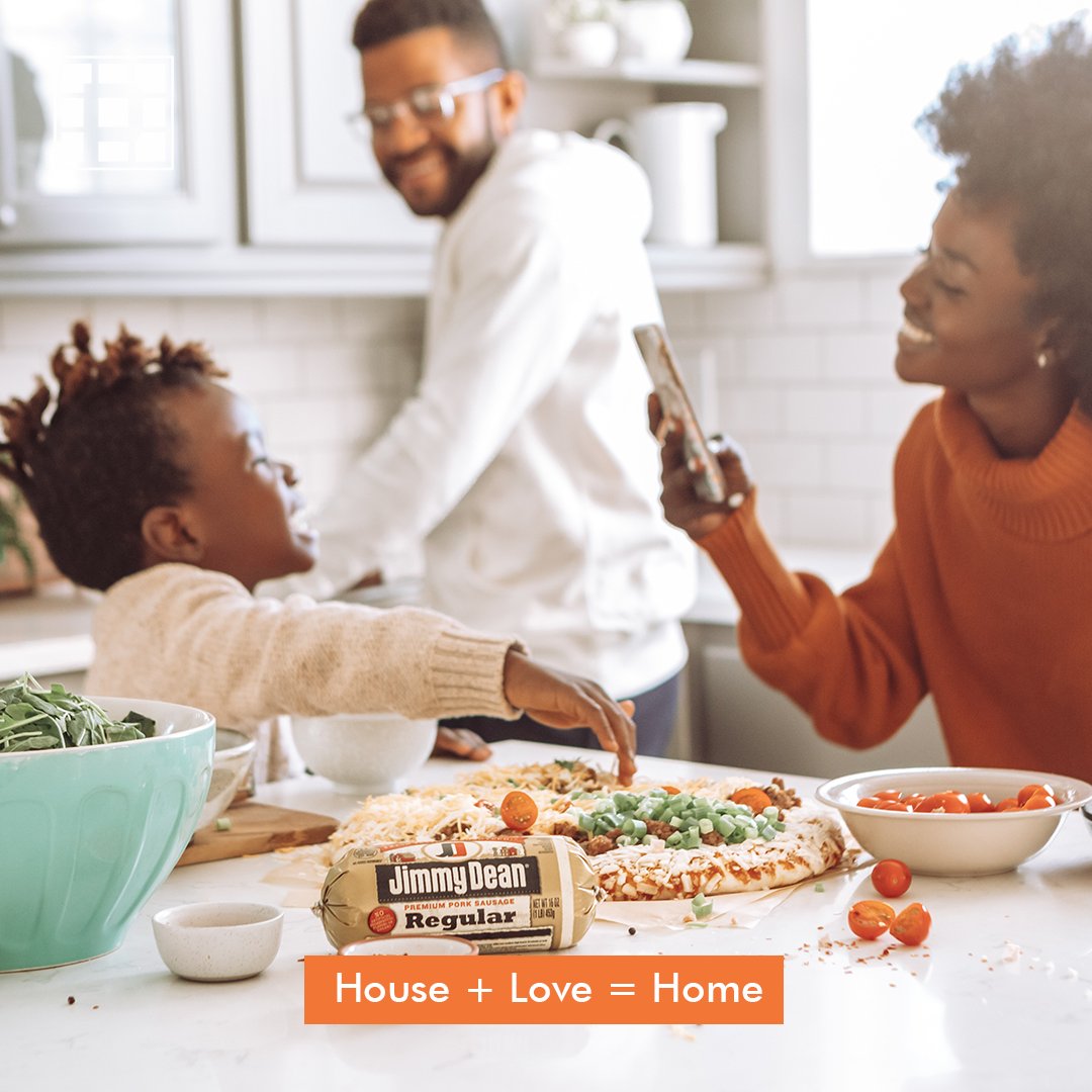 pix_pops's tweet photo. The secret to happiness in life is finding your home. But what is a home? It's beyond physical positions; your house turns into a home only when you add love. So take the opportunity today to give a big hug to your family and loved ones and remind them of how much you love th ... https://t.co/DqvqdvGZm9