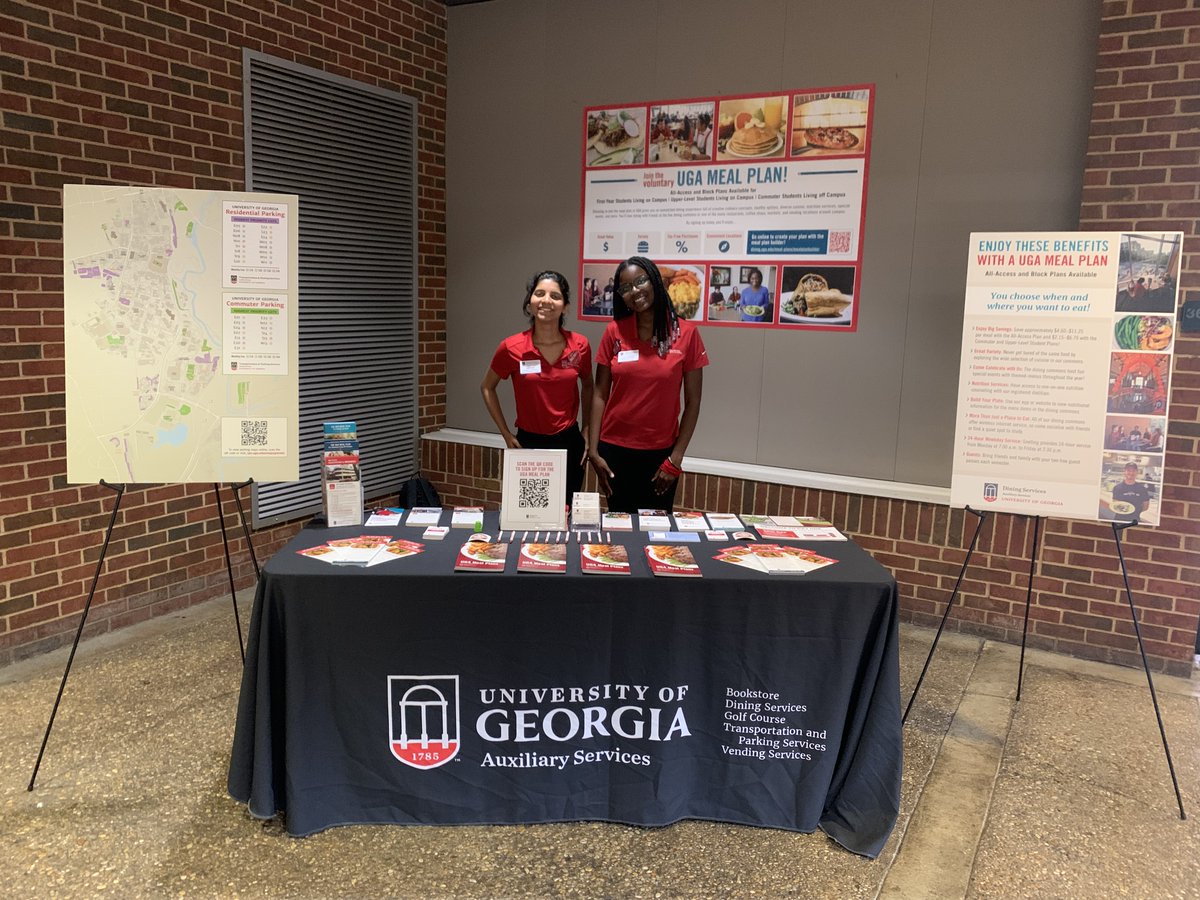 UGADining's tweet photo. Have questions about the Meal Plan? Need help with parking? Our Orientation Ambassadors are here to help! Find us at Tate for breakfast, in Bolton Dining Commons for lunch and dinner, and at the Resource Fair. #UGAOrientation #UGA26 #GoDawgs #UGA #WelcometoAthens #WelcometoUGA https://t.co/NOaLrrctSq