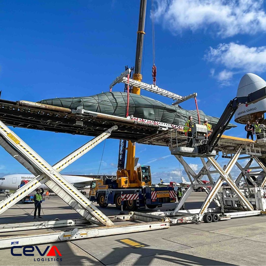 CEVAshowfreight's tweet photo. 3 x 747F charters from #Incheon to #londonstanstead In each charter there were 3 military T50 jets inside.
Each charter was cleared by CEVA. The jets will form an 8 jet display by the Korean Air Force Aerobatic Team flying at the @FIAFarnborough Air Show and the @RIATPR in July. https://t.co/sTZ5yS5269