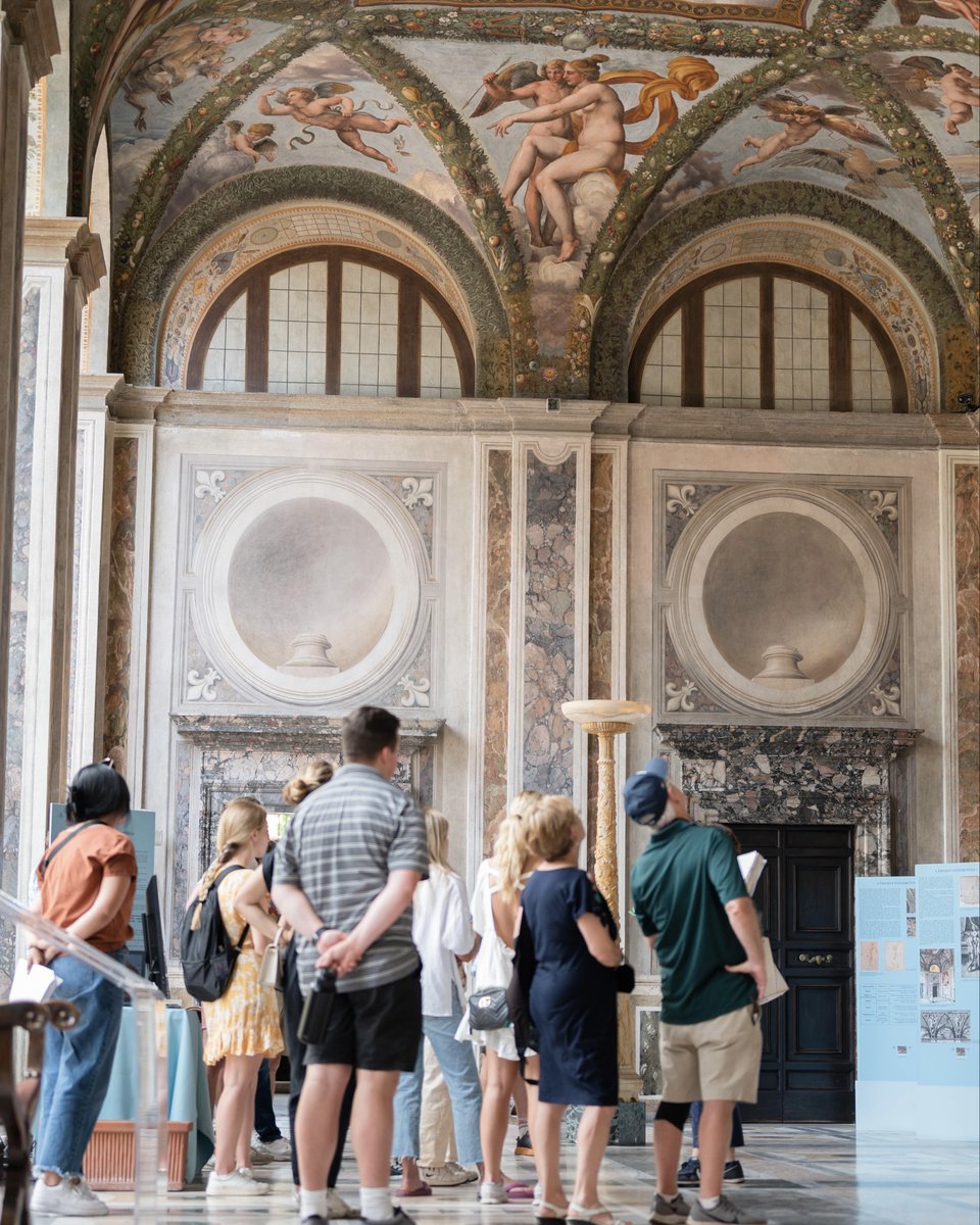 JohnCabotRome's tweet photo. Have you taken an Art History class? We have many on-site courses where your textbook comes to life. Take a look at where the Renaissance Rome and its Monuments class held their lesson. #jcurome #arthistory #musseum #onsite #gallery https://t.co/NjbUeZDJNE
