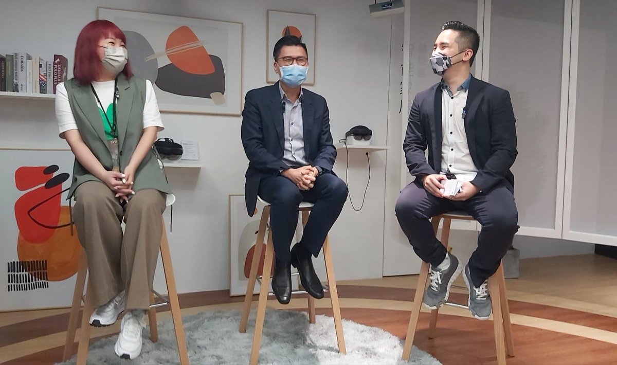 Indexgamehk's tweet photo. Its a great seminar with Duncan 😆
He is the Legislative Council Member which is in Technology & Innovation Constituency😍😍
We have discussed many possibility we can build in #Metaverse 🥳
Thanks again for the invitation😆
@ysiu
@borgetsebastien
@ArtofBlock
#indexgame https://t.co/44aTL4lZnZ