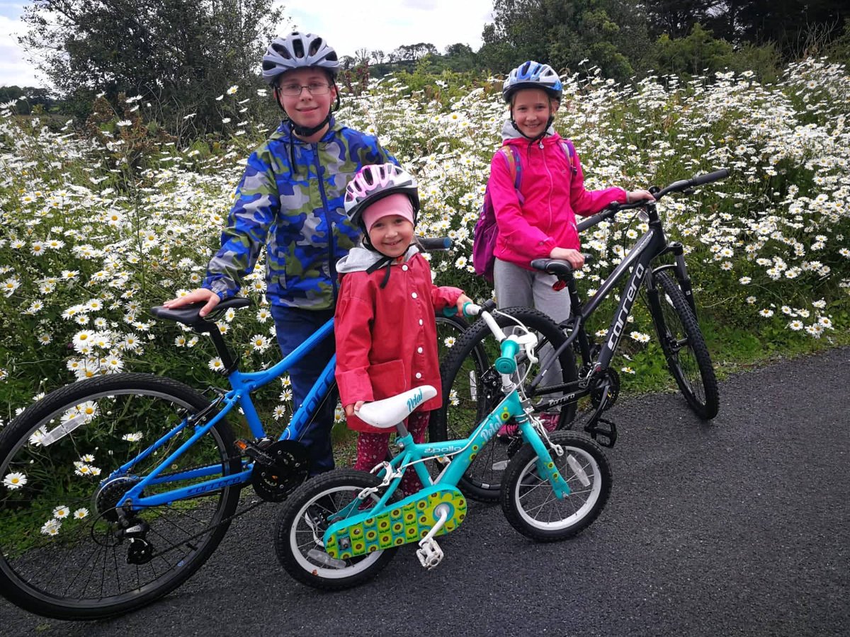 PLinIreland's tweet photo. Here are new winners of the #VirtualCyclingChallenge! They covered 15 km on their bikes🚴 and received a silver medal🎖️ as a reward!
Congratulations👋kids you are fantastic🥳!
Don't delay and join them in the challenge this weekend!
More info: https://t.co/ZGI5UBQ6KE https://t.co/PXZLyBxrhM