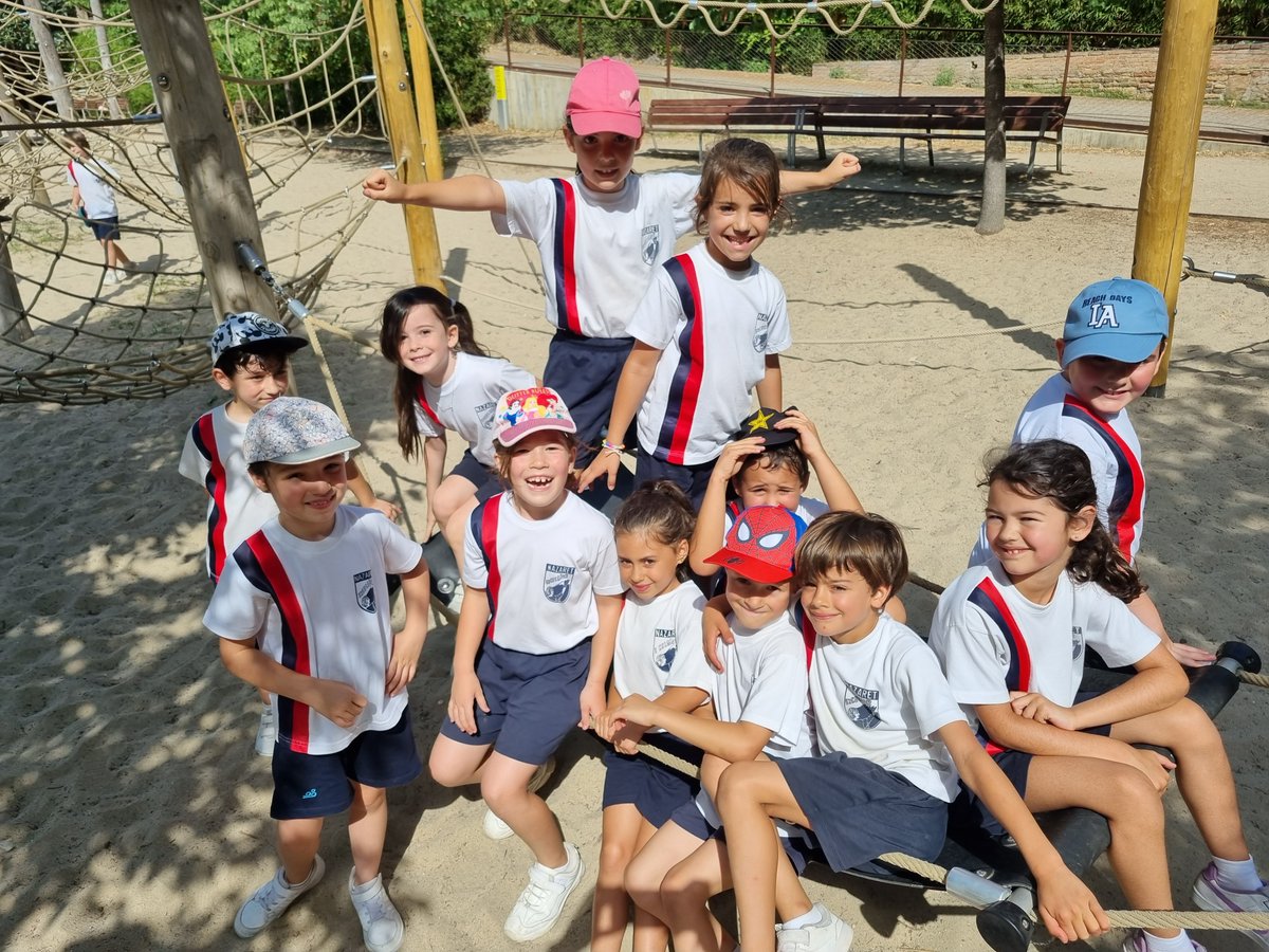 standreu's tweet photo. Els alumnes de #1EP preparats per fer el joc de pistes al parc de Ca l'Arnús i Can Solei! Estem gaudint d'un dia esplèndid! #Momentum #Badalona #CanSolei #CalArnus #festa https://t.co/CvDfvyjzNw