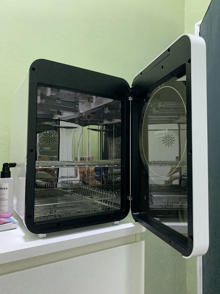 husnafauzi's tweet photo. salam hi. i nk jual 3g haenim sterilizer dgn harga RM 1000. tak pernah guna sbb anak fully bf. thank u! 😁 https://t.co/LLKKjoZlIT
