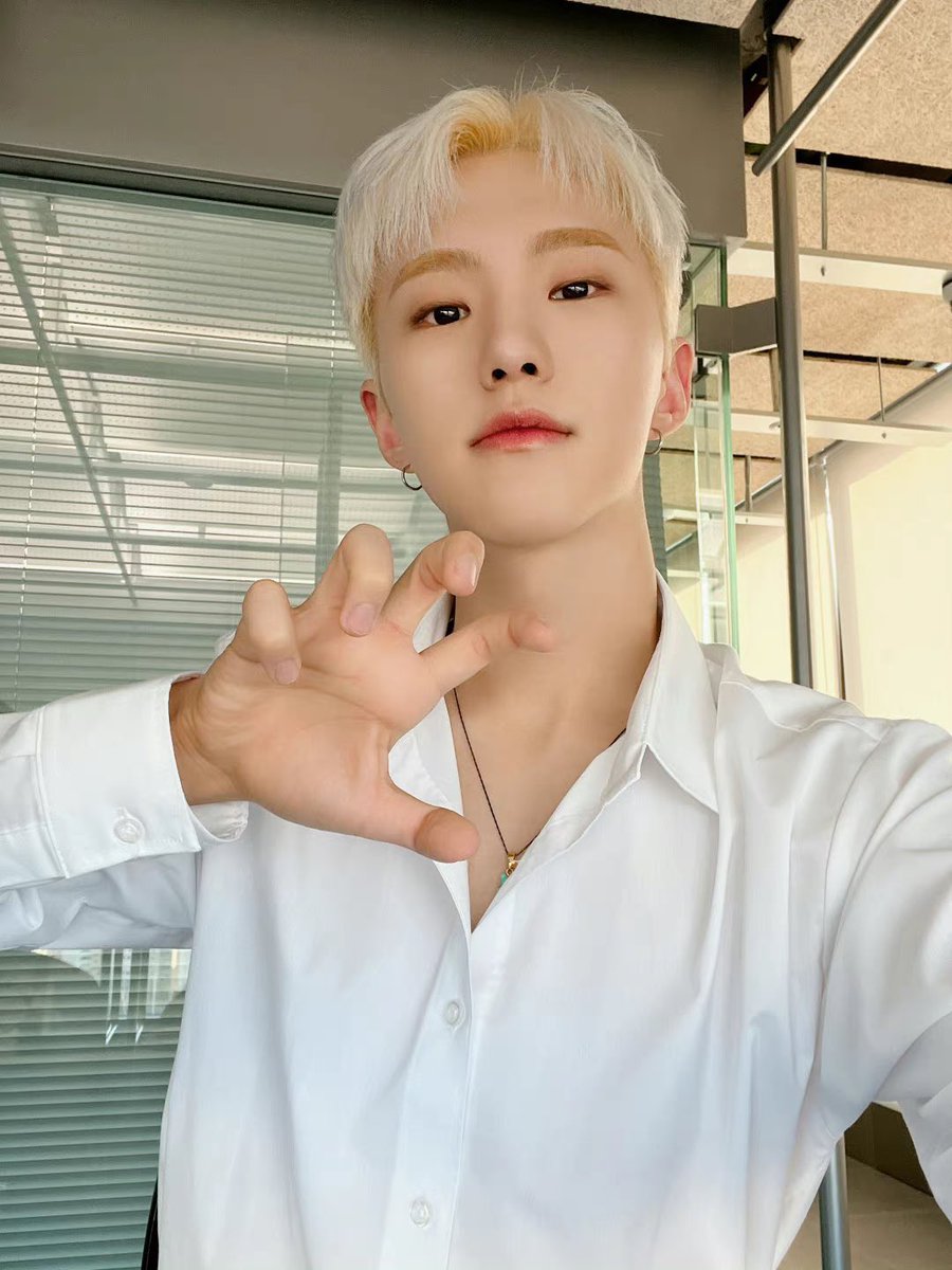 60ssam's tweet photo. 아우잘생겻어
애기백호😍 https://t.co/w3PicyzCve