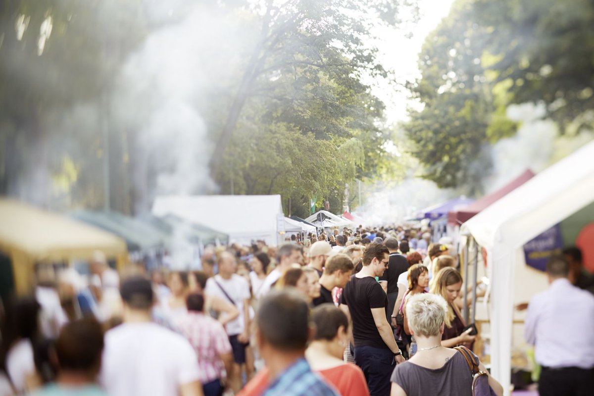 Stadt_OF's tweet photo. Fest der Vereine: Nach zweijähriger pandemiebedingter Unterbrechung findet an diesem Wochenende wieder das #Mainuferfest statt. Die Offenbacher Vereine und Initiativen präsentieren sich mit Musik, Tanz und vielen kulinarischen Genüssen. https://t.co/Rgl6XUxsiq #Offenbach #muf2022 https://t.co/ceTmyruyEO