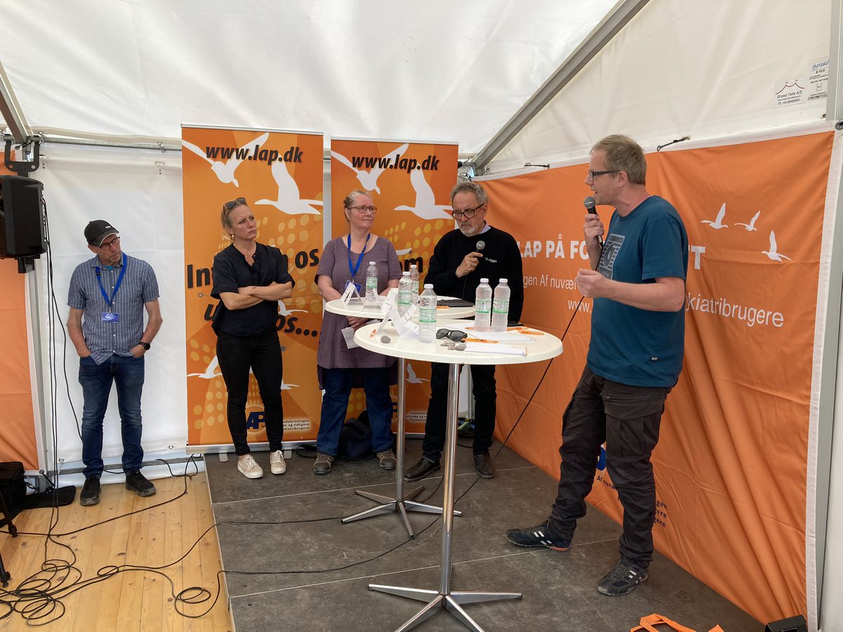 udsatte's tweet photo. Dagens første debat på #fmdk er i gang. Psykiatrien bærer præg af beslutninger truffet hen over hovedet på brugerne. Der er brug for, at de deltager i udviklingen af psykiatrien, siger @kirawest1 hos @ForeningenSpor og LAP. Kig forbi A38 til Rådets egen psykiatridebat kl. 14. https://t.co/DzM33QhXDg