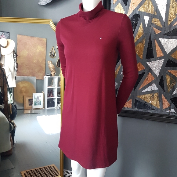 KnotHooking's tweet photo. So good I had to share! Check out all the items I'm loving on @Poshmarkapp #poshmark #fashion #style #shopmycloset #clubmonaco #tommyhilfiger #stuart: https://t.co/rQ5LnwMV5q https://t.co/djzSGLZevj