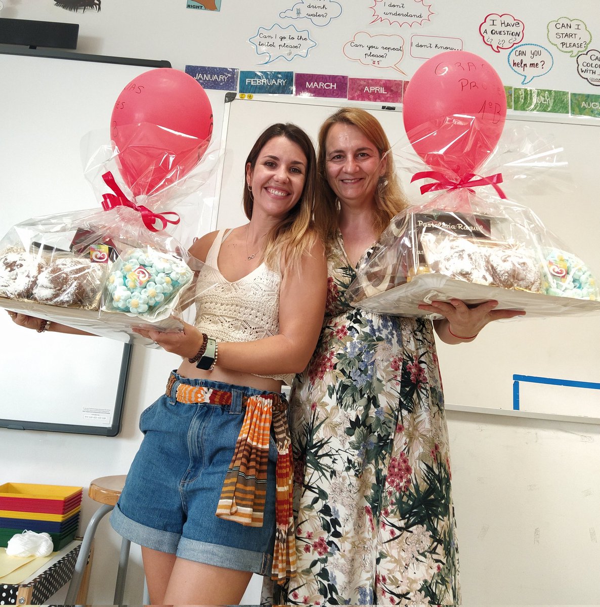 IreCastilloHBS's tweet photo. Muchísimas gracias a todas las familias de 1°B por el detallazo.¡¡ Hoy el desayuno ha sido a vuestra salud y la de nuestros monstruitos!! Gracias por este gran año 😘😘 @HBSTORREJON @Nuria71845283 #primeroep https://t.co/Og2PkHOuZd
