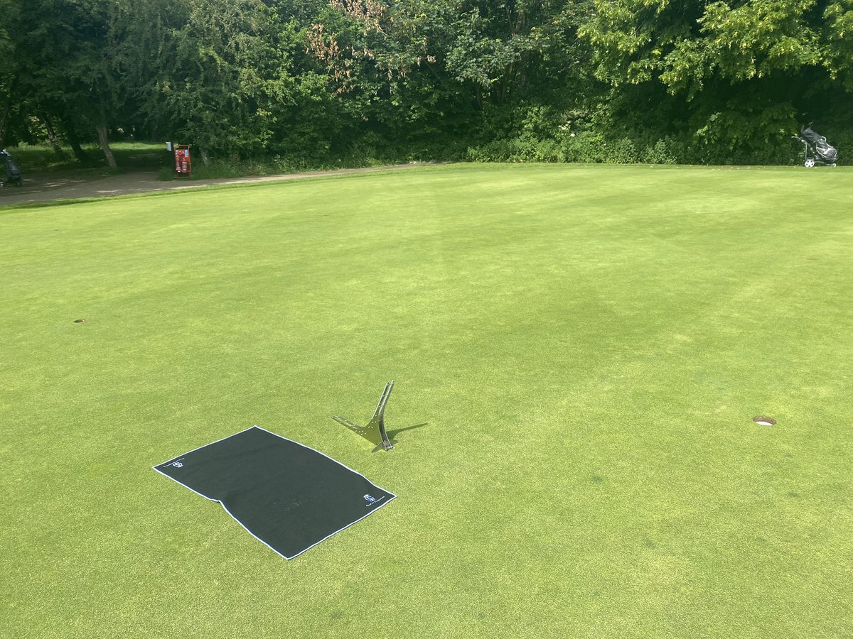 Matthew__Tipper's tweet photo. Ready to go for a putting day here at a beautiful day @goodwood_golf . Practice green looking mint @GreenieRob #Yourshortgamesolution #yourputtingsolution https://t.co/3Y6LSphAnx