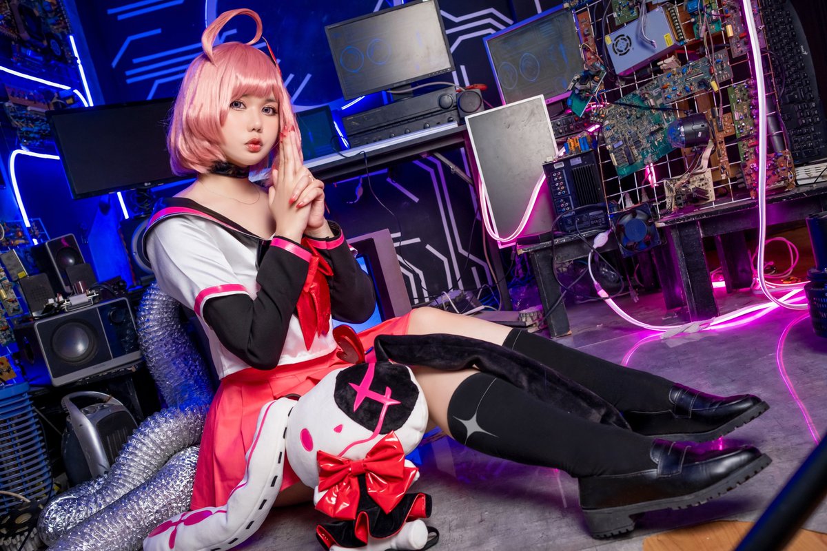 _selina's tweet photo. ✨Violet Dimension Breaker ✨

#AOV #aovcosplay #ArenaofValor https://t.co/0Z11HYBKb9