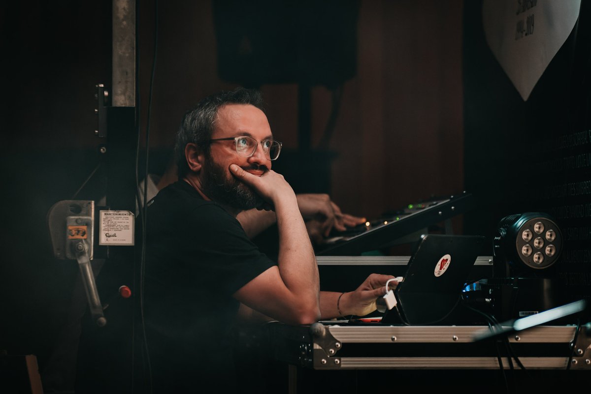 Estas jornadas que ya están acabando y que tantas alegrías me han dado no hubieran sido posibles sin él.
En las últimas semanas <a href="/caramelodepau/">Caramelo de pau</a> y yo hemos pasado más tiempo juntos que con nuestras familias. Es su talento y su trabajo el que hace que todo funcione.
Le quiero mucho.