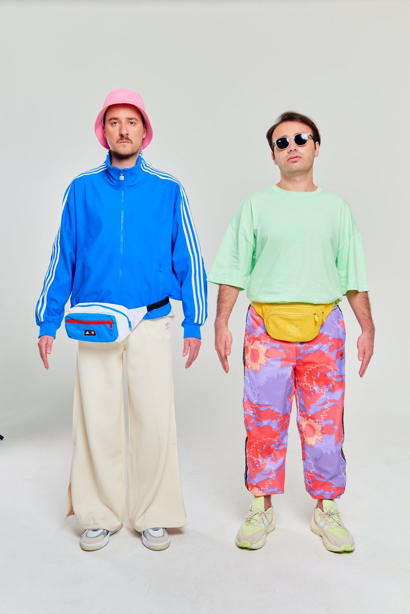 Alaca, Yeni Şarkısını Paylaştı: “BYE”! Alaca, yeni şarkısı “BYE”ı Universal Music Türkiye etiketiyle bugün yayımladı. Ürettikleri farklı şarkılarıyla dikkatleri üzerine çeken ikili, yeni şarkıları “BYE” ile elektronik pop tınılı bir çalışmayı sunuyor.
#alaca #music