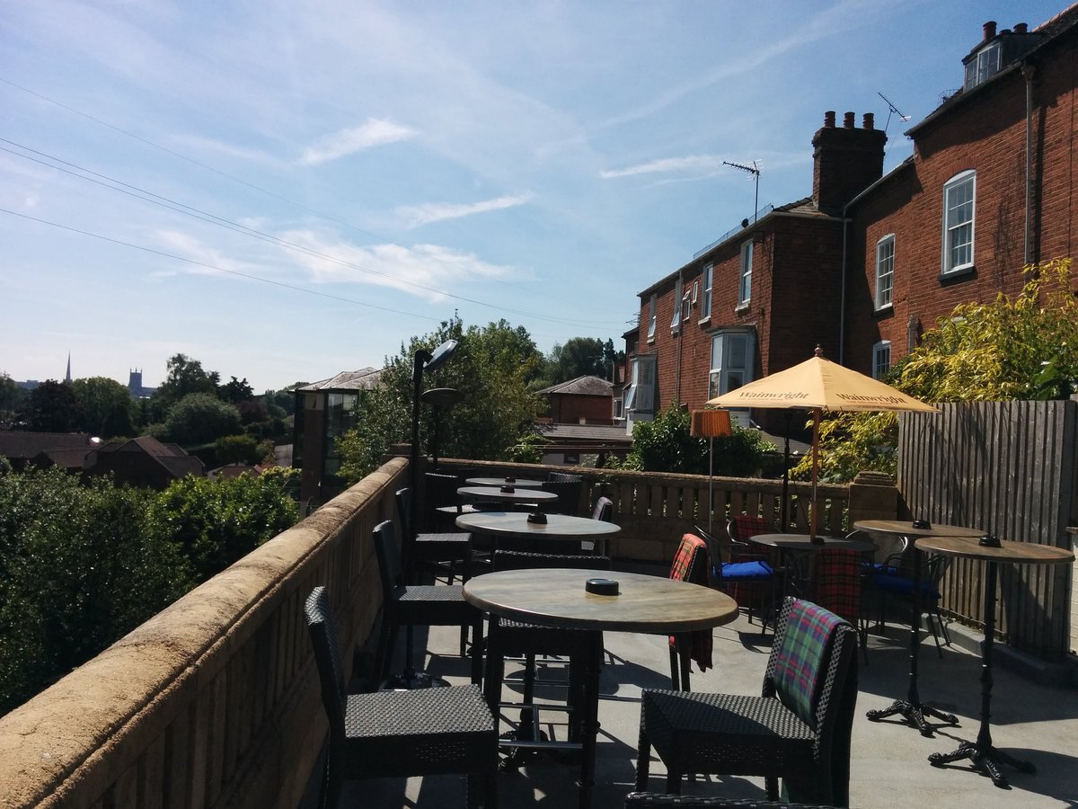 WheatsheafInn3's tweet photo. What rhymes with Friday?
Beer!

Open from 4-11pm Today
Entrances from Henwick Road and the Riverside are both now full accessible!

Cheers to the weekend!
#YourRiversideLocal #Worcestershirehour https://t.co/joMyzchD1c