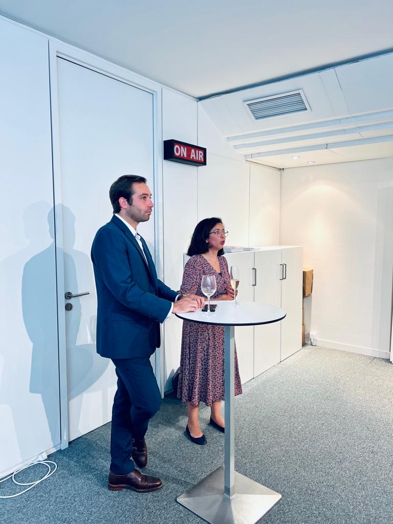 maxbenard's tweet photo. Deuxième édition de l'Afterwork @VaeSolis ✅
Un grand merci @Neila d'être venue décrypter le traitement médiatique des dernières campagnes ! https://t.co/tm8sFoXR8R