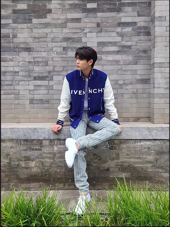 xiaooo6666's tweet photo. Ayaaanggg #Yanjun tampan BANGETTT🥺🥺😭😭😭

Cc: 小红书 https://t.co/wRVcsVrehv
