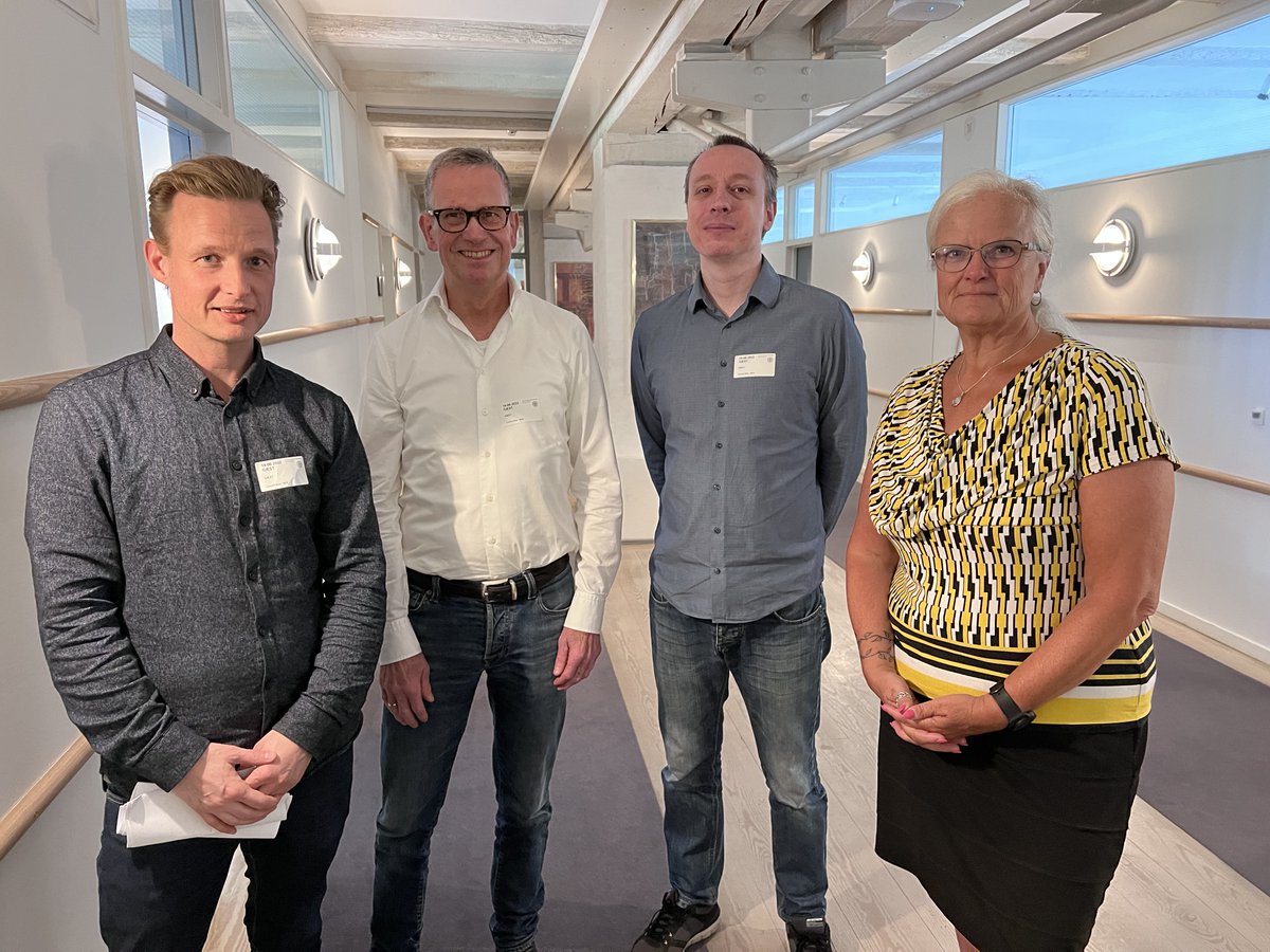 videnomcommotio's tweet photo. Repræsentanter fra Dansk Center for Hjernerystelses ledelse satte i denne uge tidligere folketingsmedlem Liselott Blixt i stævne for at sætte hjernerystelse på dagsordenen. #hjernerystelse #sundpol https://t.co/6IiKNAdC4r