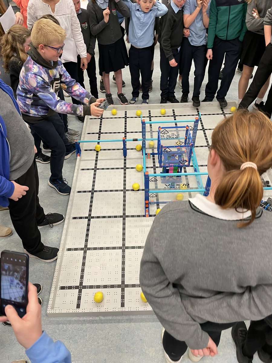 VEX North West tweet media