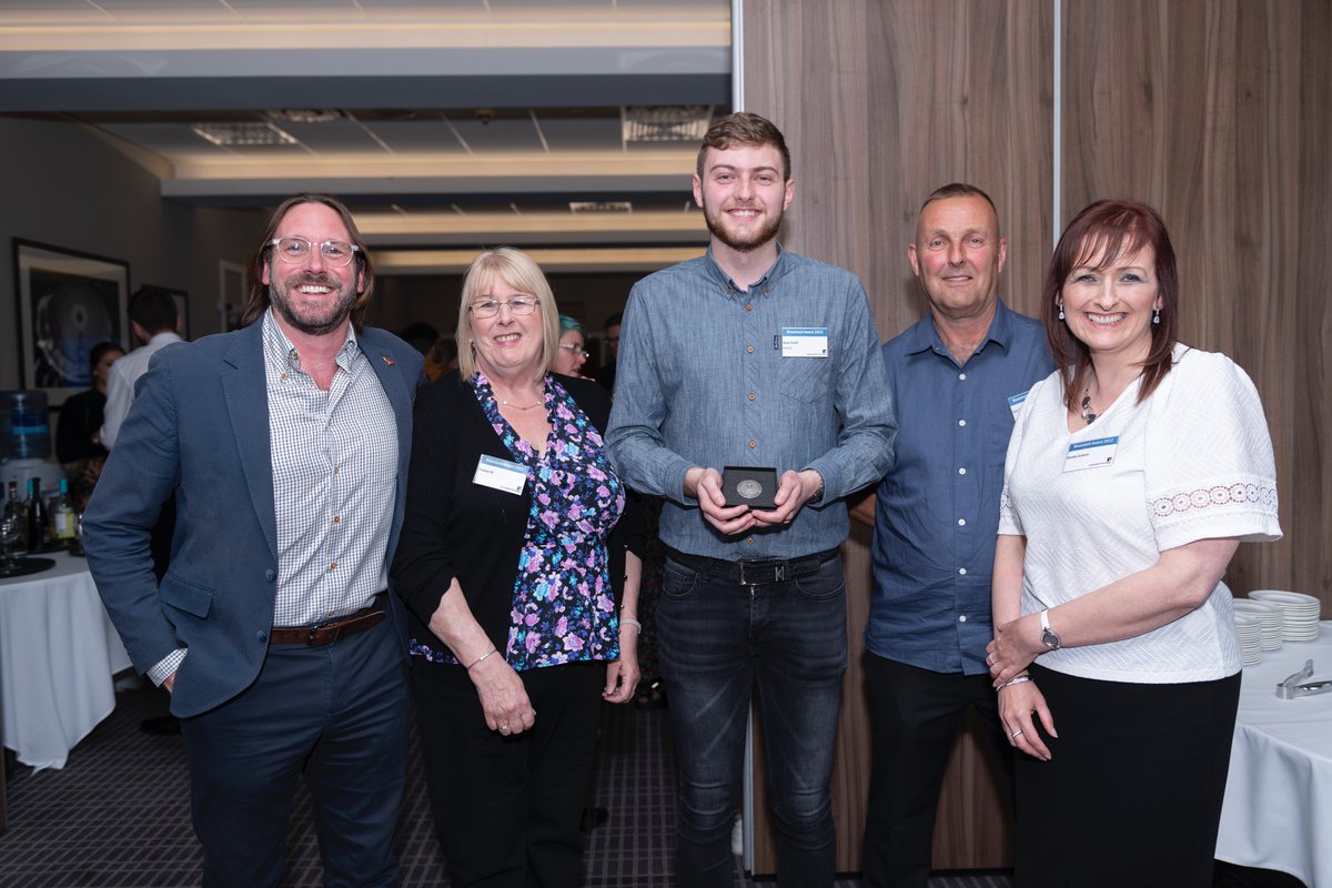 UGResearchLeeds's tweet photo. Congratulations to the 10 Beaumont Award winners! We hope you enjoyed your celebration evening on Tuesday! The award recognises the work of exceptional undergraduate research, with an award of £500 and engrained medal to commemorate the achievement. 

#uniofleeds #beaumontawards https://t.co/QEJPFcOe91