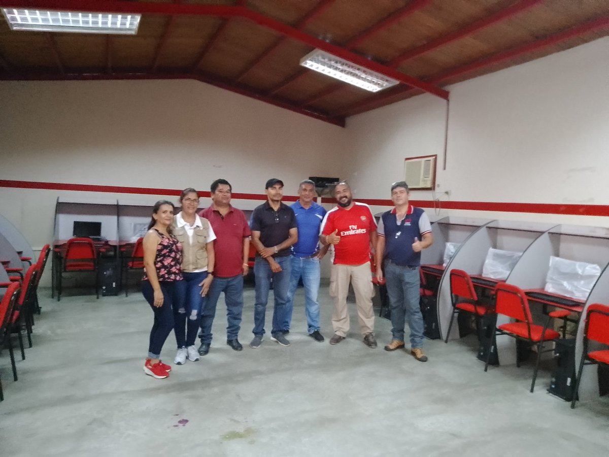 FundabitBnas's tweet photo. #Barinas | En constante construcción, siguiendo las instrucciones de nuestro presidente @NicolasMaduro y nuestra Ministra @_LaAvanzadora se instaló un nuevo #CBIT en el Municipio AJS parroquia Ticoporo, Liceo Socopo. #SomosFundabit 

@leivi24 
@Fundabit_ https://t.co/gnGZfAsaAf
