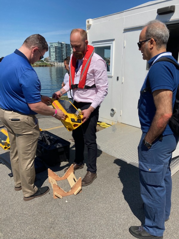 <a href="/PicSeaRobotics/">PicSea</a> from the <a href="/innovateuk/">Innovate UK</a> #GBIPOceanTech delegation opens up the <a href="/COVE_Ocean/">COVE 🌊</a> Demo Day on-water demonstrations with their impressive autonomous underwater drones supported by Sma'knis Maritime Safety and Security. #oceantech #collaboration