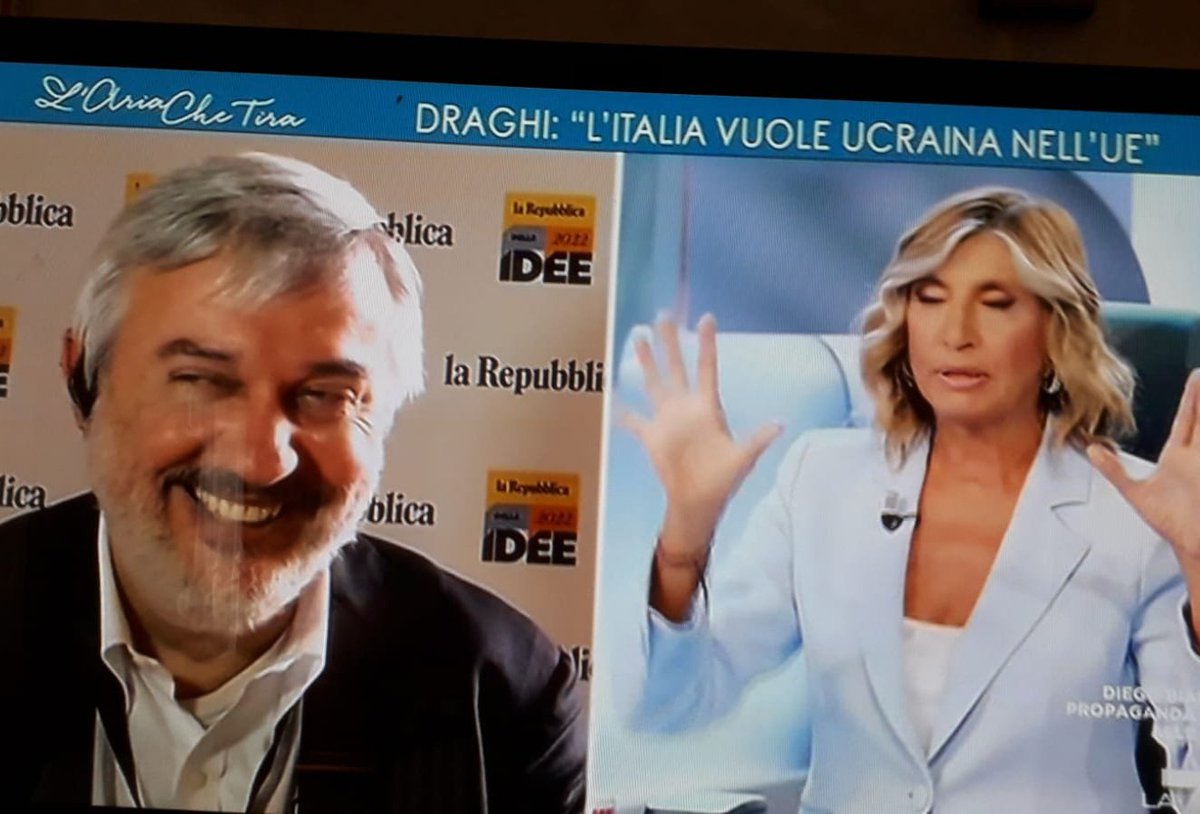 pazzoperrep's tweet image. Osservatorio Narcisismi Sorridenti.

È successo due volte in un giorno: MM ha sorriso prima ospite di @myrtamerlino e poi a #RepIdee2022 con @EnricoLetta.
